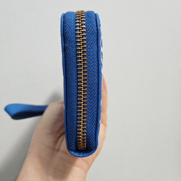 NWOT Henri Bendel Blue Logo Wallet - Picture 4 of 11